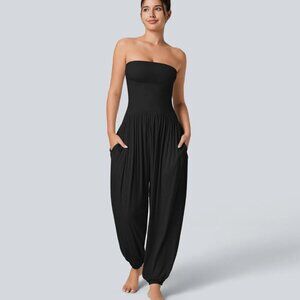 Brand new, never worn MEDIUM black jumpsuit from HALARA - with TAGS